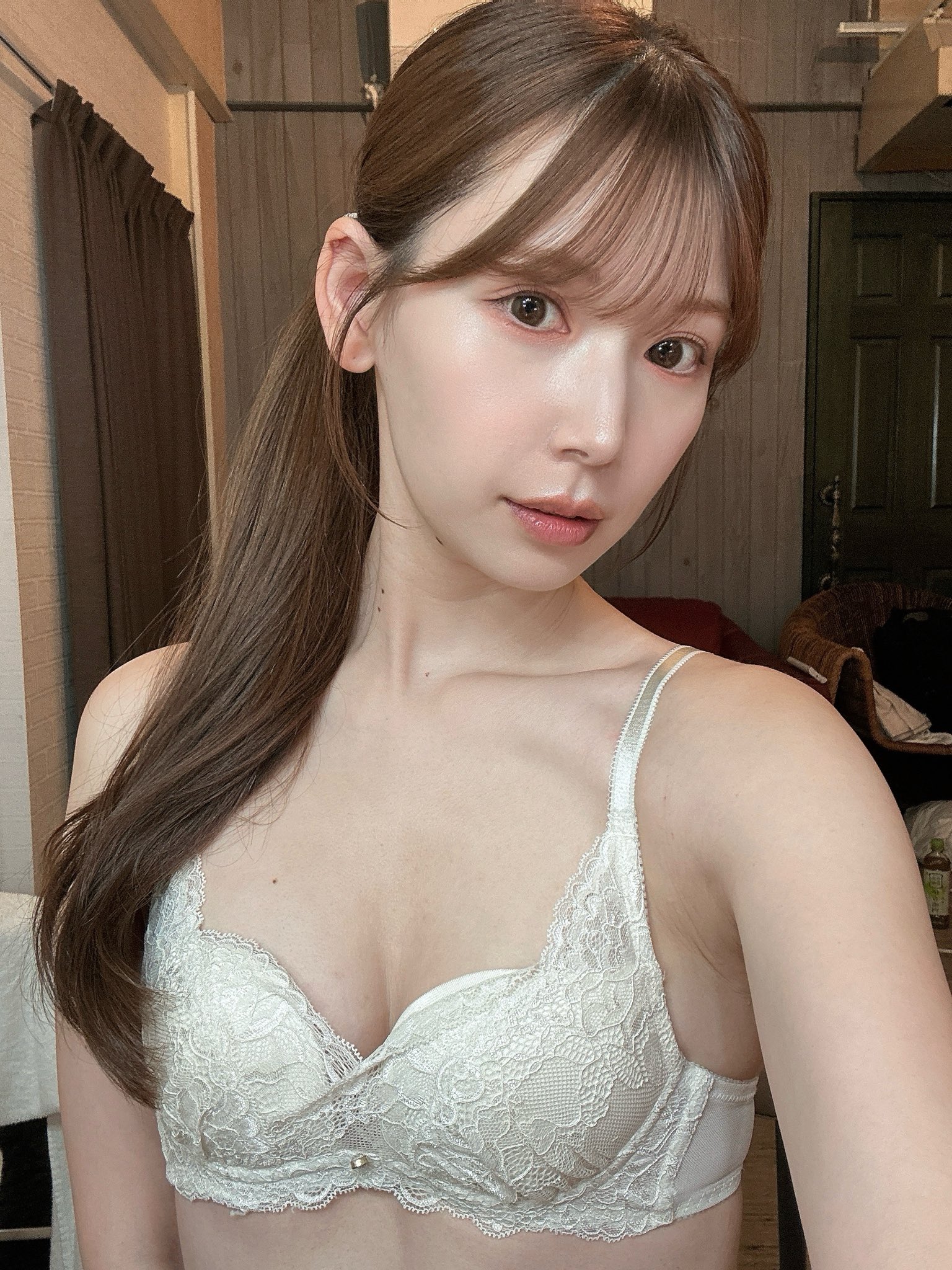 Tsumugi Akari